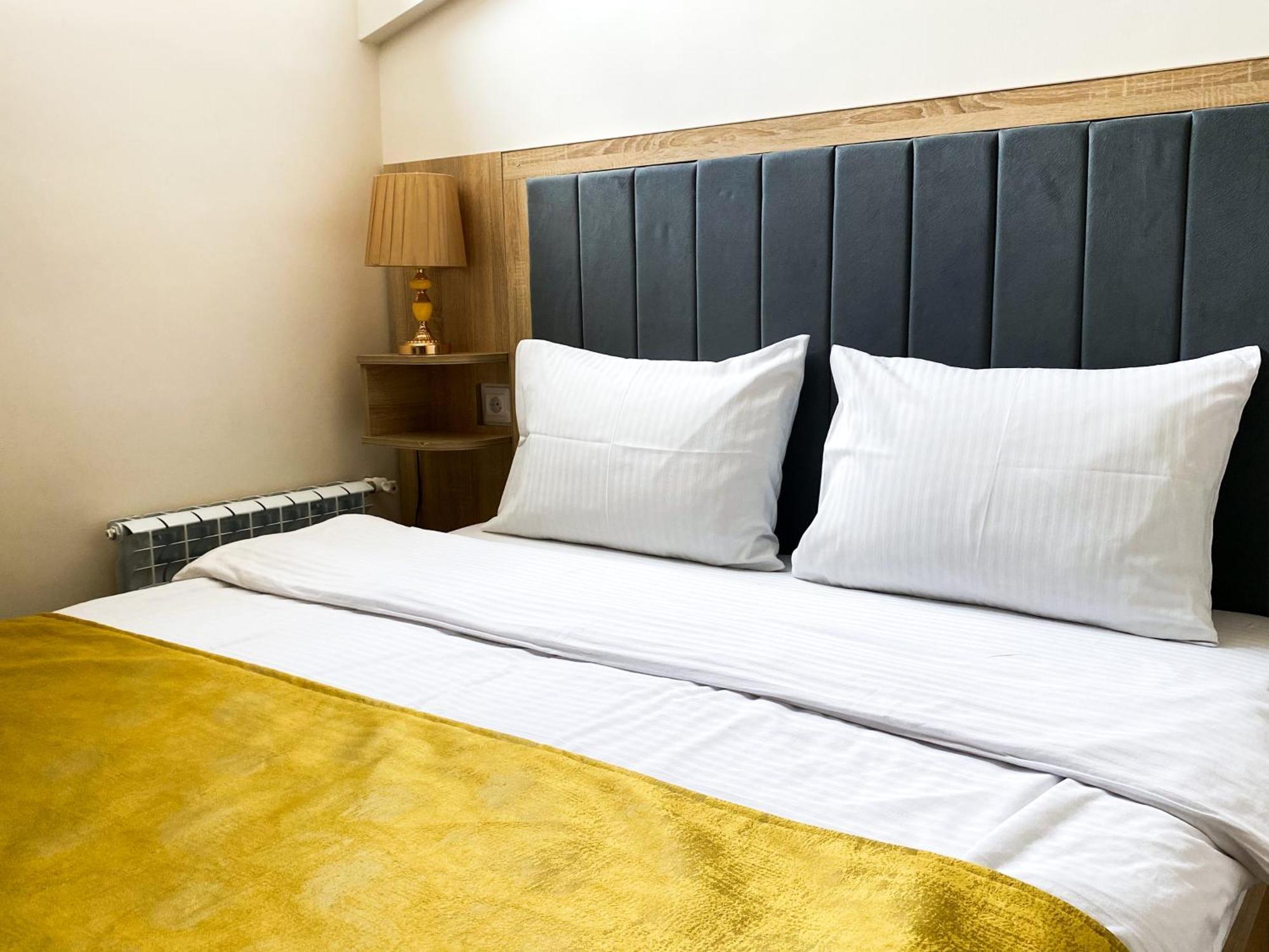 Alex Hotel Yerevan Quarto foto