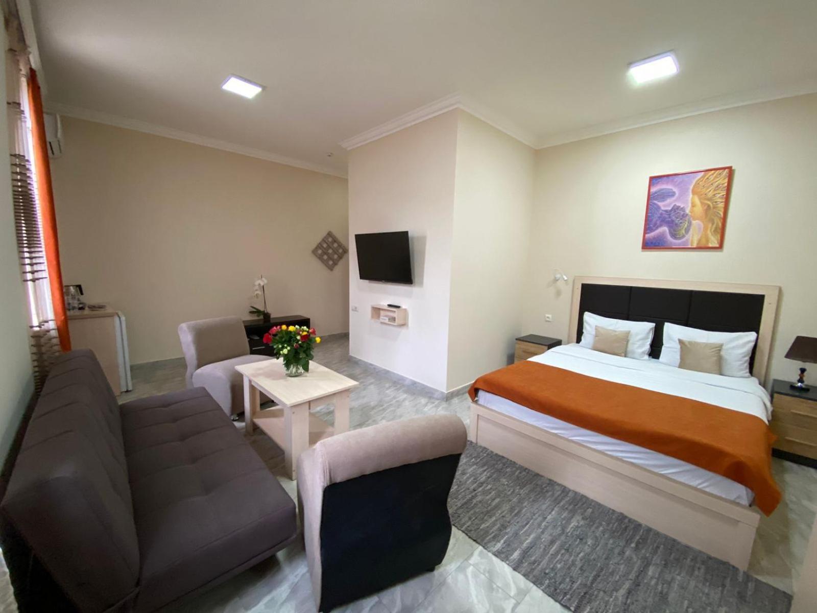 Alex Hotel Yerevan Exterior foto